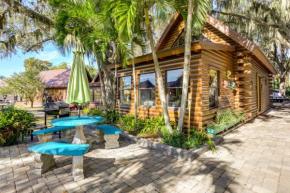 Okeechobee Cabin with Patio and Community Pool!